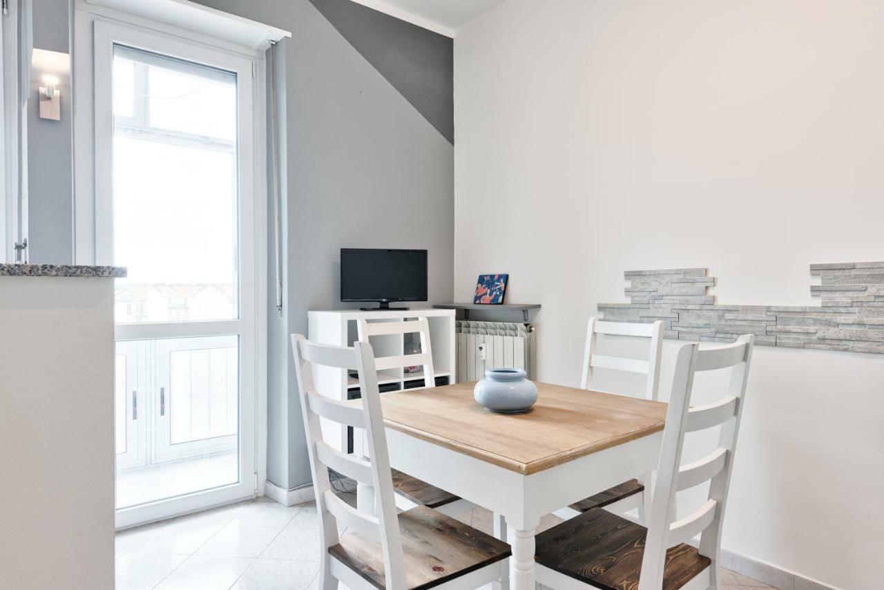 Lungo Dora With Balcony And Panoramic View Turin Exterior photo