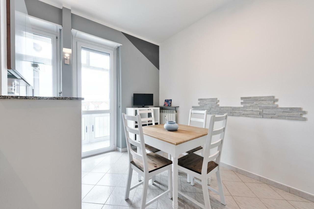 Lungo Dora With Balcony And Panoramic View Turin Exterior photo